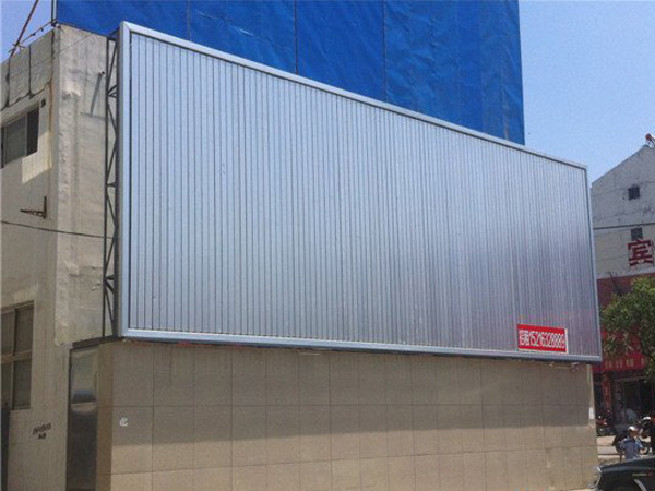 三面翻廠家告訴你關(guān)于三面翻廣告牌安裝的細(xì)節(jié)