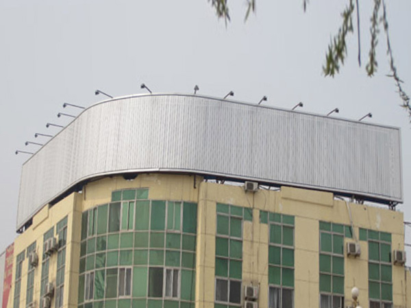 圓弧三面翻廣告牌安裝技術(shù)難點解析