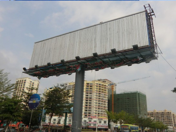 三面翻廣告牌安裝圖解，請(qǐng)專(zhuān)業(yè)人士參考